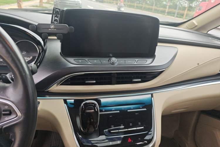 Used Buick GL8 2022 Land Cruiser Executive Class 652T Smart Luxury Model Audio And AC Panel