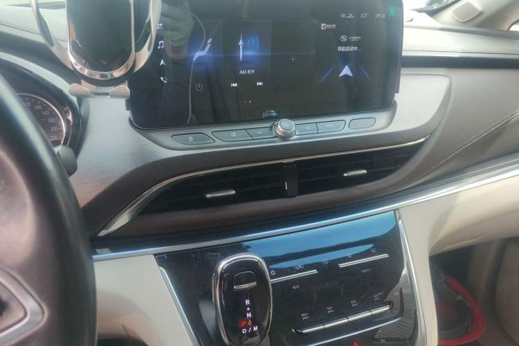 Used Buick GL8 2022 Land Business Class 652T Luxury Model Audio And AC Panel