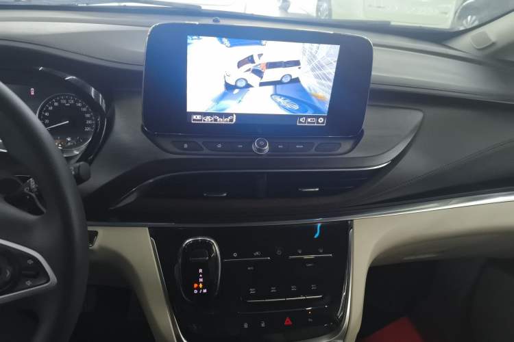 Used Buick GL8 2022 Land Cruiser Executive Class 652T Comfort Model Audio And AC Panel