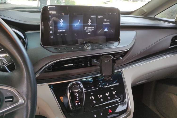Used Buick GL8 2022 Land Cruiser Executive Class 652T Smart Luxury Model Audio And AC Panel