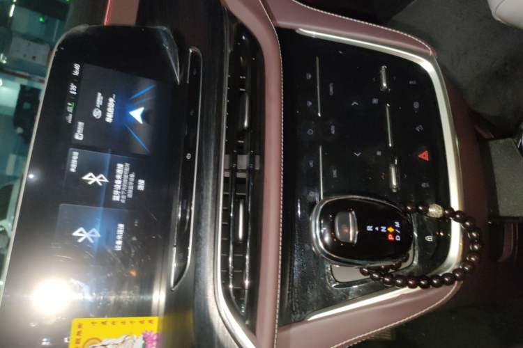Used Buick GL8 2022 Facelift Avenir Aivia Six-Seat Deluxe Edition Audio And AC Panel