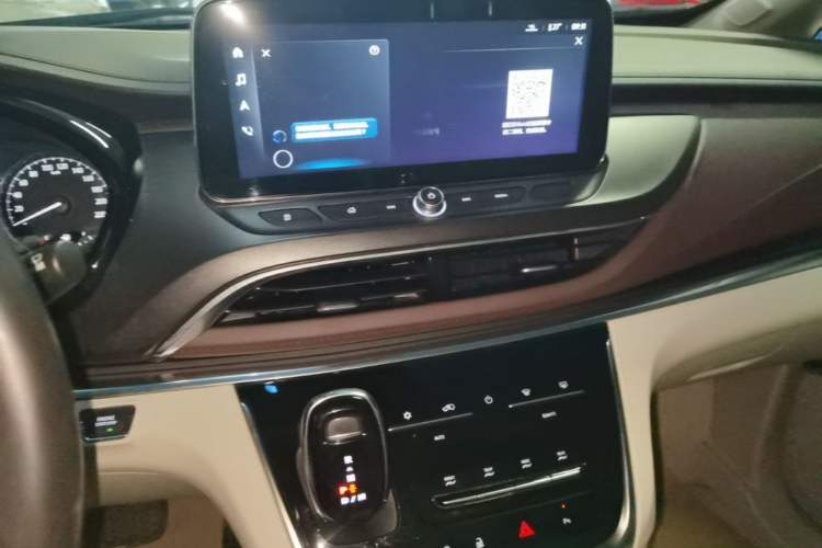 Used Buick GL8 2022 Land Business Class 652T Luxury Model Audio And AC Panel