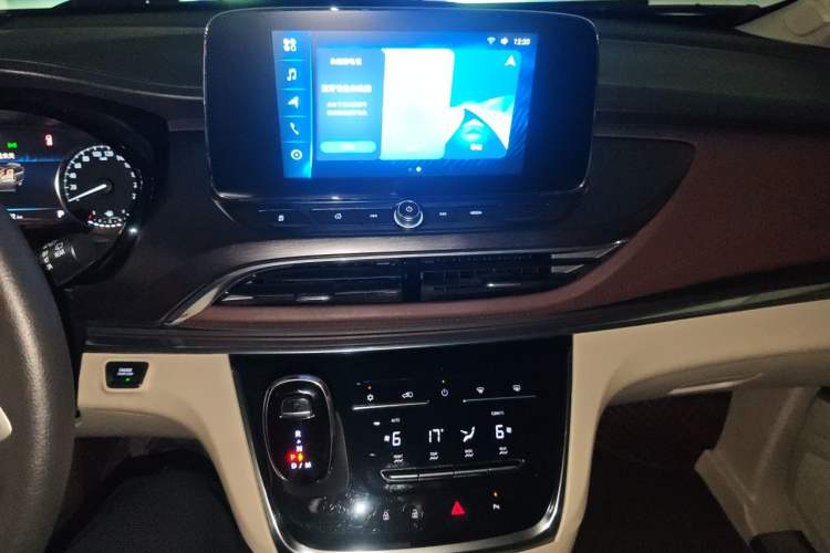 Used Buick GL8 2022 Land Business Class 652T Luxury Model Audio And AC Panel