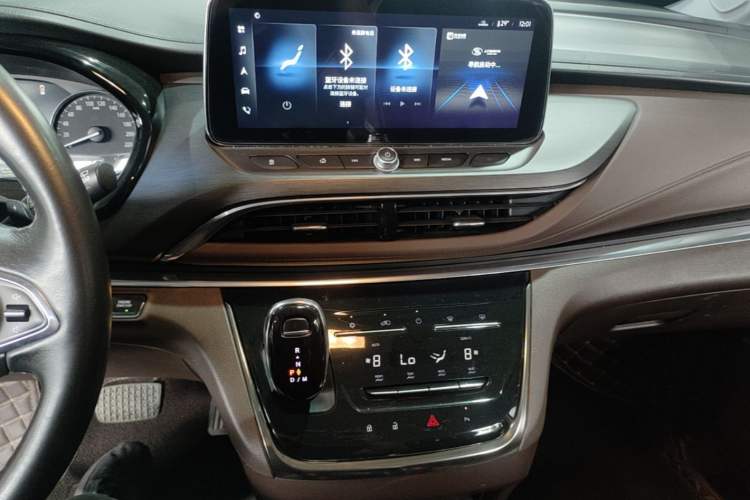 Used Buick GL8 2022 Land Business Class 652T Luxury Model Audio And AC Panel