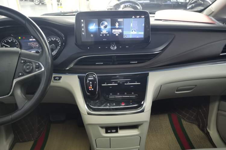 Used Buick GL8 2022 Land Business Class 652T Luxury Model Audio And AC Panel