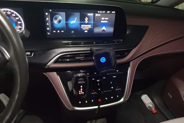 Used Buick GL8 2022 Avenir Aivia 7-Seater Deluxe Edition Audio And AC Panel
