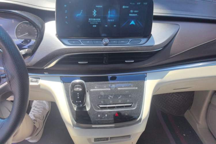 Used Buick GL8 2022 Land Business Class 652T Smart Deluxe Model Audio And AC Panel