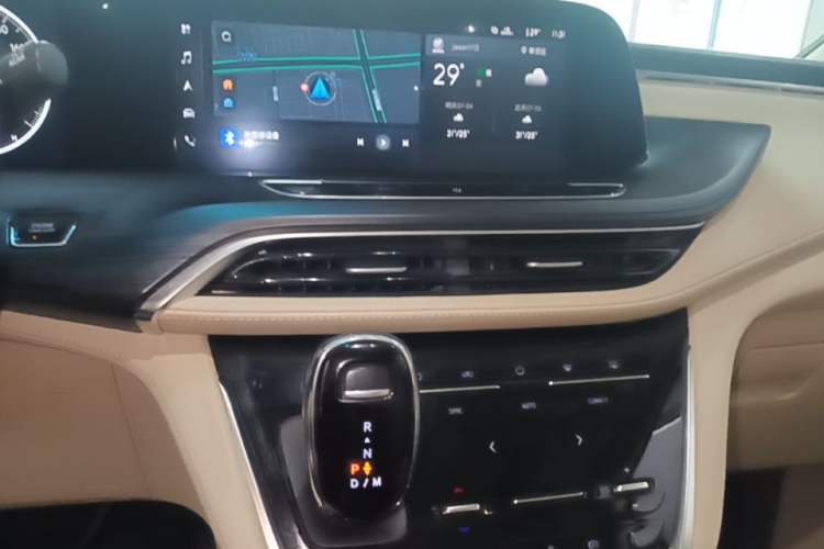 Used Buick GL8 2022 ES Landtrek 653T Luxury Edition Audio And AC Panel