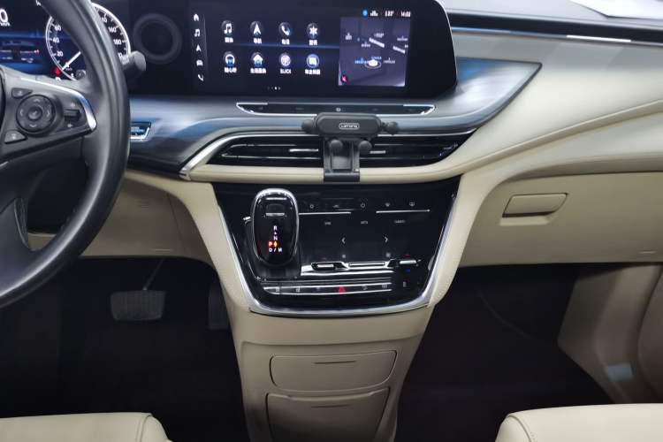 Used Buick GL8 2022 ES Land Cruiser 653T Luxury Model Audio And AC Panel