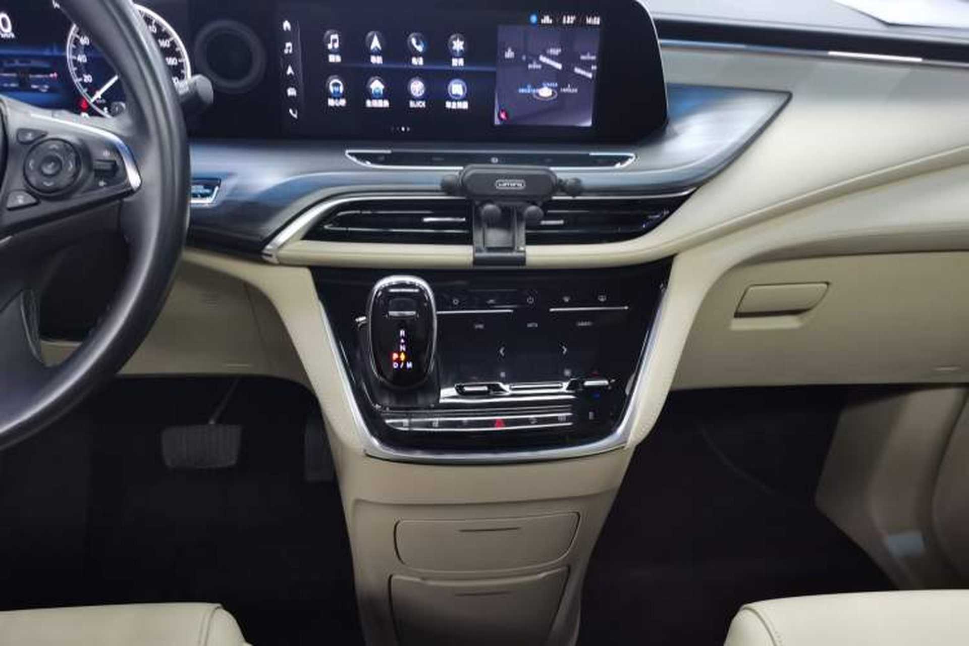 Used Buick GL8 2022 ES Land Cruiser 653T Luxury Model Audio And AC Panel