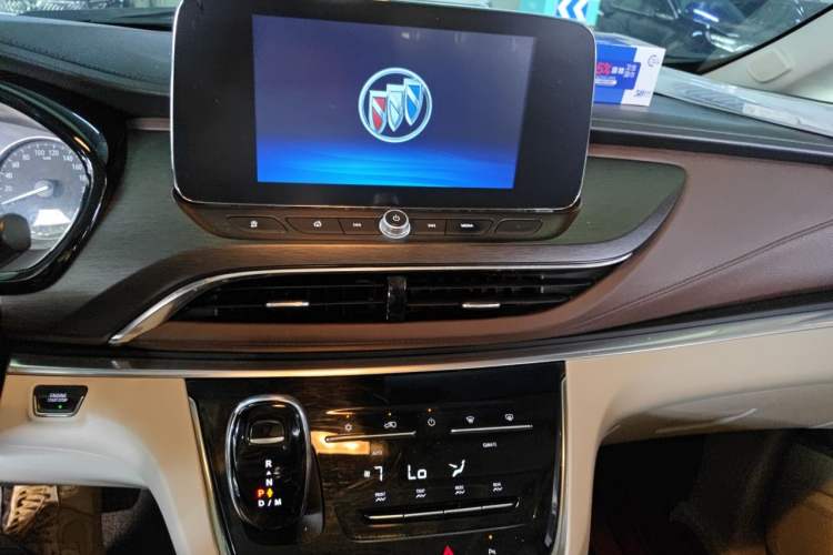 Used Buick GL8 2022 Land Cruiser Executive Class 652T Comfort Model Audio And AC Panel