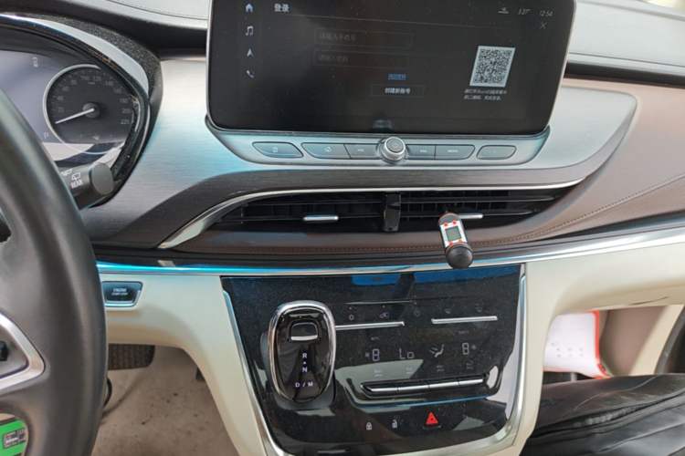 Used Buick GL8 2022 Land Business Class 652T Luxury Model Audio And AC Panel