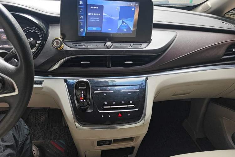 Used Buick GL8 2022 Land Cruiser Executive Class 652T Comfort Model Audio And AC Panel