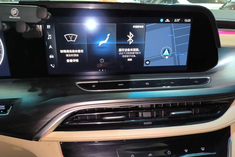 Used Buick GL8 2022 ES Land Cruiser 653T Smart Luxury Model Audio And AC Panel