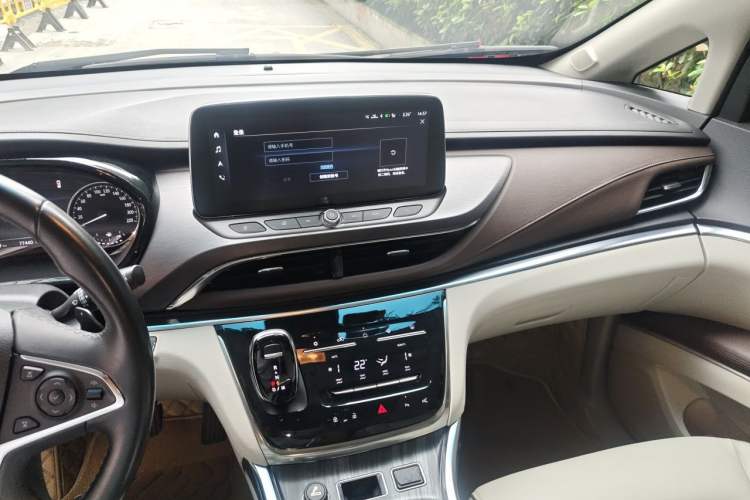 Used Buick GL8 2022 Land Cruiser Executive Class 652T Smart Luxury Model Audio And AC Panel