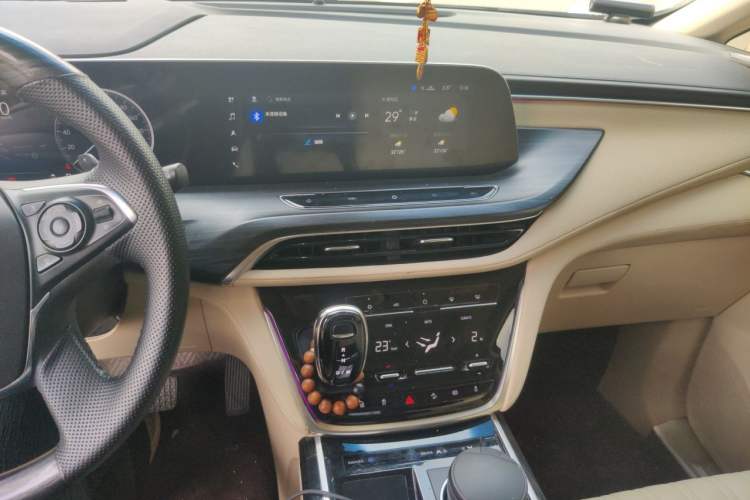 Used Buick GL8 2022 ES Landtrek 653T Luxury Edition Audio And AC Panel
