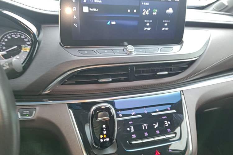 Used Buick GL8 2022 Land Business Class 652T Luxury Model Audio And AC Panel