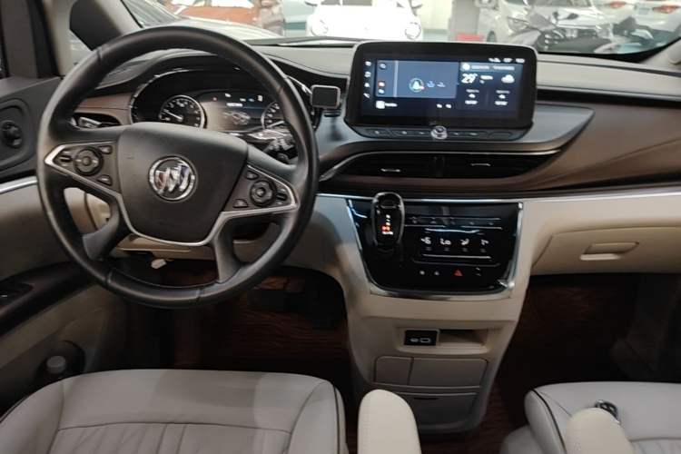 Used Buick GL8 2022 Land Business Class 652T Luxury Model Center Console