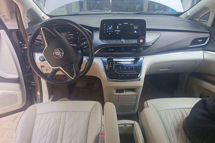 Used Buick GL8 2022 Land Business Class 652T Luxury Model Center Console