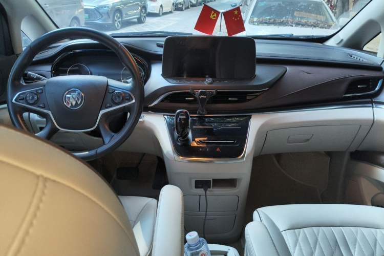 Used Buick GL8 2022 Land Business Class 652T Luxury Model Center Console