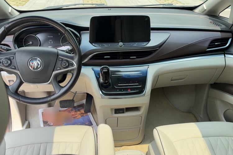 Used Buick GL8 2022 Land Business Class 652T Luxury Model Center Console