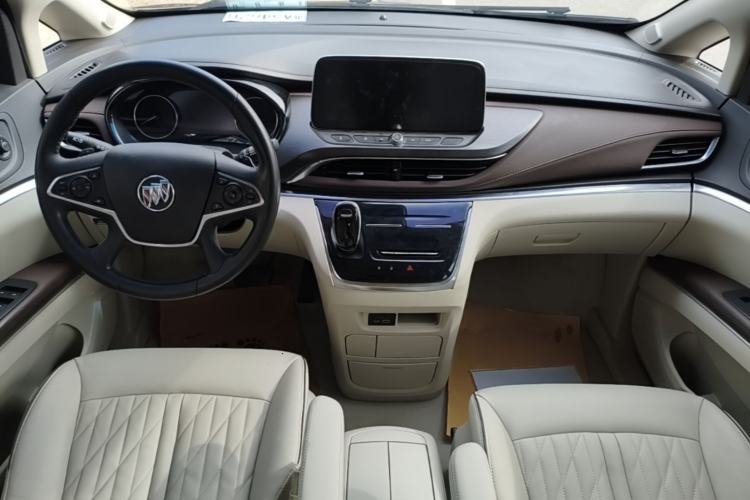 Used Buick GL8 2022 Land Business Class 652T Luxury Model Center Console