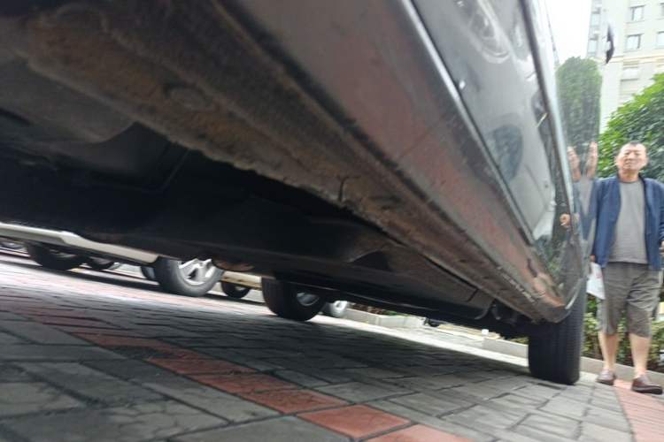 Used Buick GL8 2022 Land Cruiser Executive Class 652T Smart Luxury Model Chassis Front Left