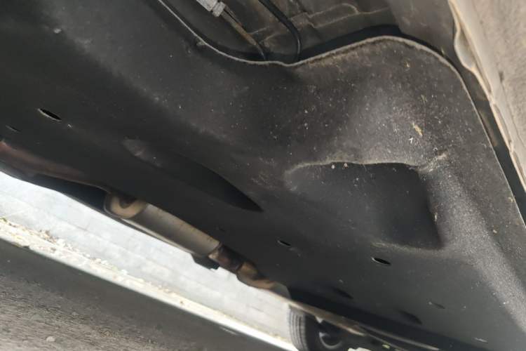 Used Buick GL8 2022 Land Cruiser Executive Class 652T Smart Luxury Model Chassis Front Left