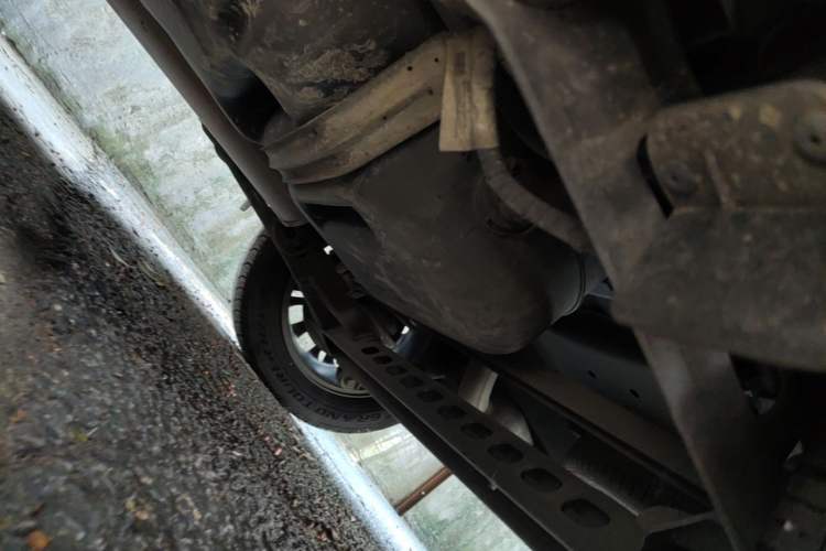 Used Buick GL8 2022 Land Cruiser Executive Class 652T Smart Luxury Model Chassis Rear Left