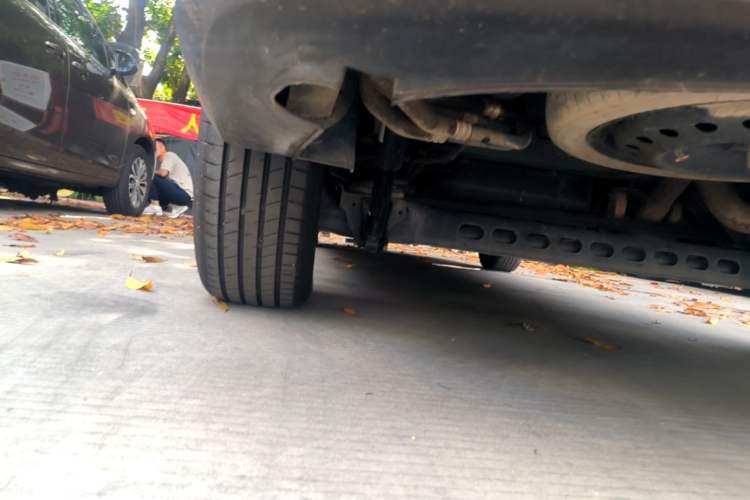 Used Buick GL8 2022 Land Cruiser Executive Class 652T Comfort Model Chassis Rear Left