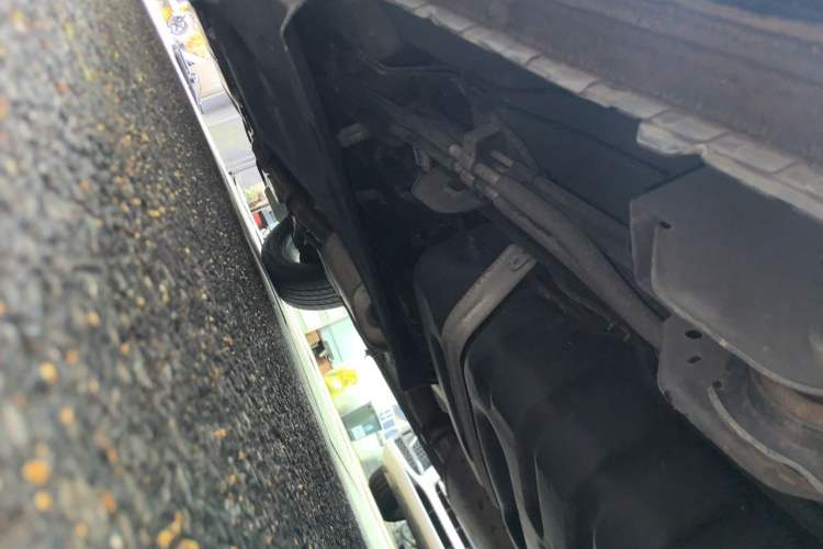 Used Buick GL8 2022 Land Cruiser Executive Class 652T Comfort Model Chassis Rear Left