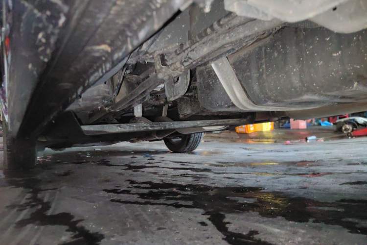 Used Buick GL8 2022 Land Cruiser Executive Class 652T Comfort Model Chassis Rear Left