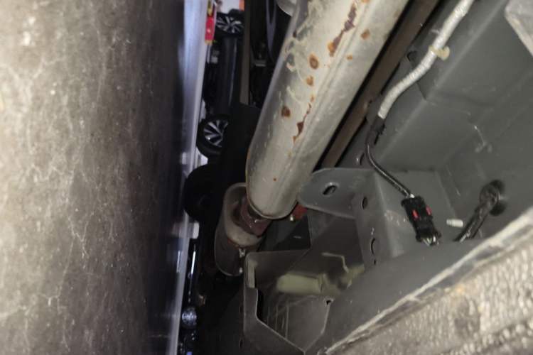 Used Buick GL8 2022 Land Cruiser Executive Class 652T Comfort Model Chassis Rear Right