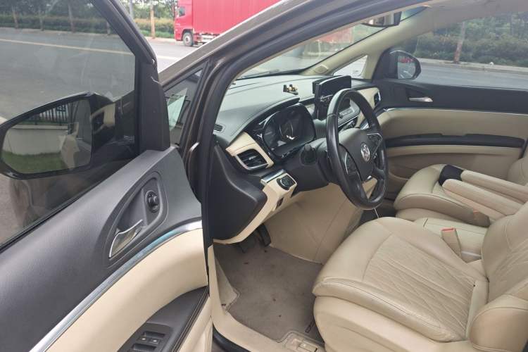 Used Buick GL8 2022 Land Cruiser Executive Class 652T Smart Luxury Model Driver Seat