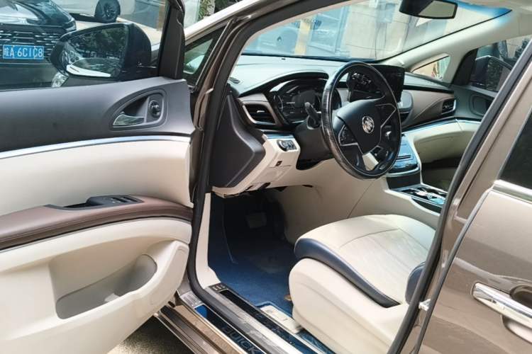 Used Buick GL8 2022 Land Business Class 652T Luxury Model Driver Seat