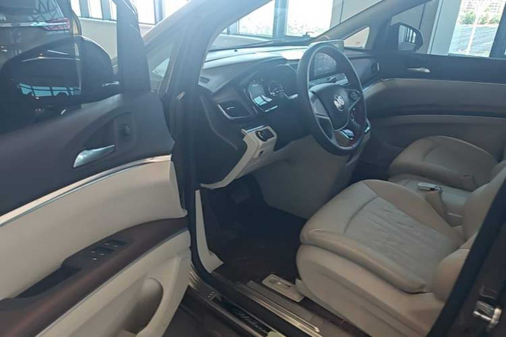 Used Buick GL8 2022 Land Cruiser Executive Class 652T Comfort Model Driver Seat