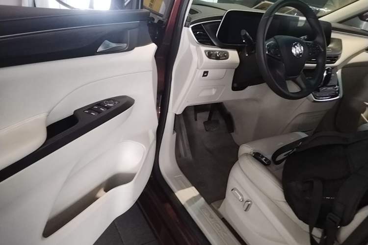 Used Buick GL8 2022 ES Landtrek 653T Comfort Edition Driver Seat