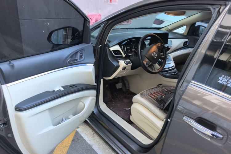 Used Buick GL8 2022 Land Business Class 652T Luxury Model Driver Seat