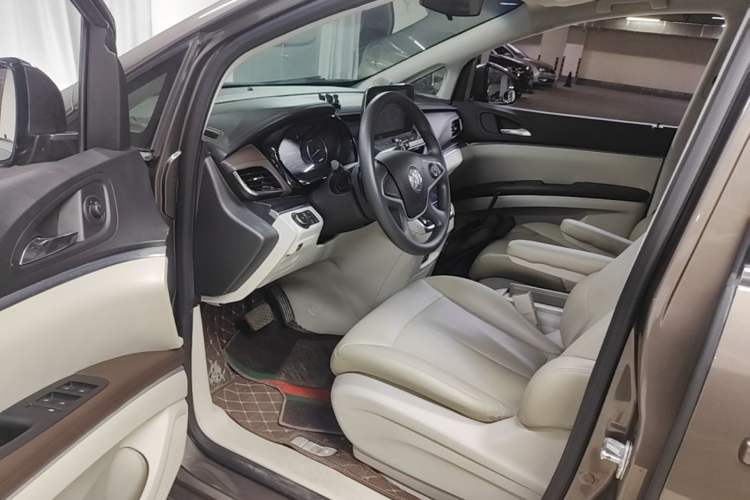 Used Buick GL8 2022 Land Cruiser Executive Class 652T Comfort Model Driver Seat