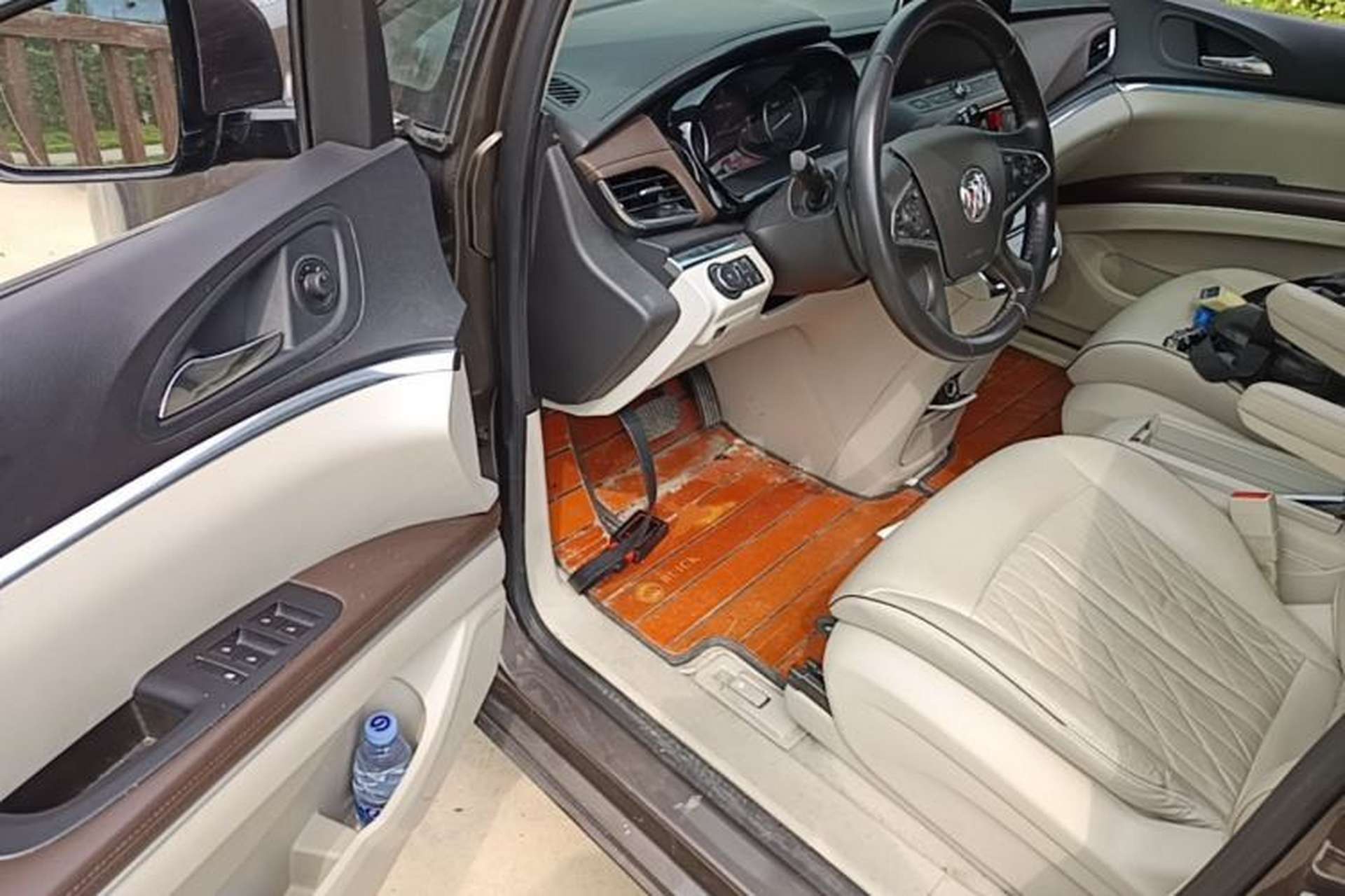Used Buick GL8 2022 Land Business Class 652T Luxury Model Driver Seat