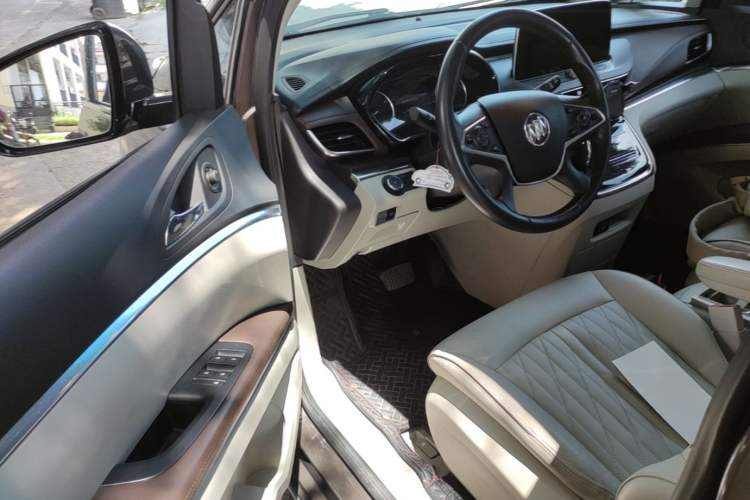 Used Buick GL8 2022 Land Cruiser Executive Class 652T Smart Luxury Model Driver Seat