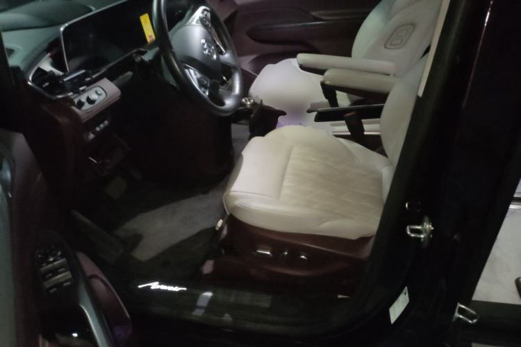 Used Buick GL8 2022 Facelift Avenir Aivia Six-Seat Deluxe Edition Driver Seat