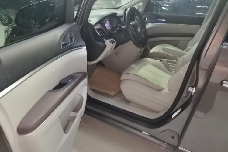 Used Buick GL8 2022 Land Business Class 652T Luxury Model Driver Seat