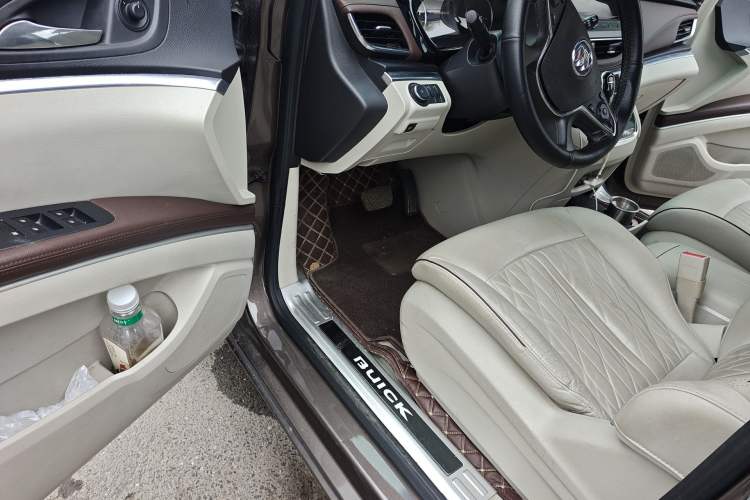Used Buick GL8 2022 Land Business Class 652T Luxury Model Driver Seat
