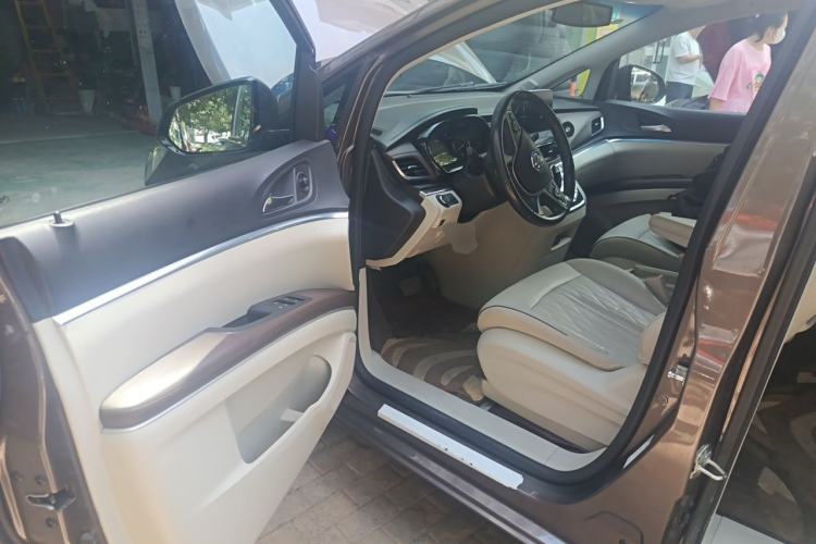 Used Buick GL8 2022 Land Business Class 652T Luxury Model Driver Seat