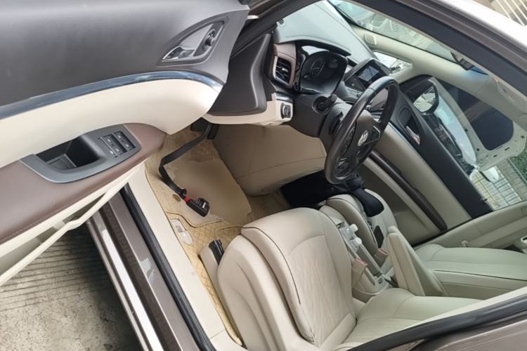 Used Buick GL8 2022 Land Business Class 652T Luxury Model Driver Seat
