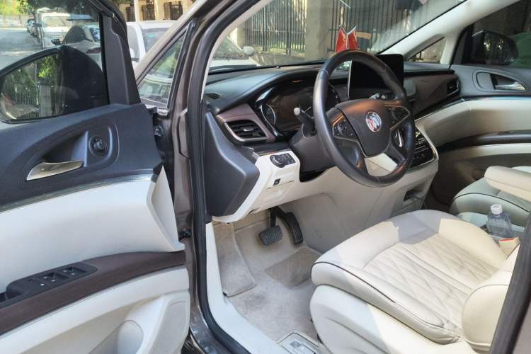 Used Buick GL8 2022 Land Business Class 652T Luxury Model Driver Seat