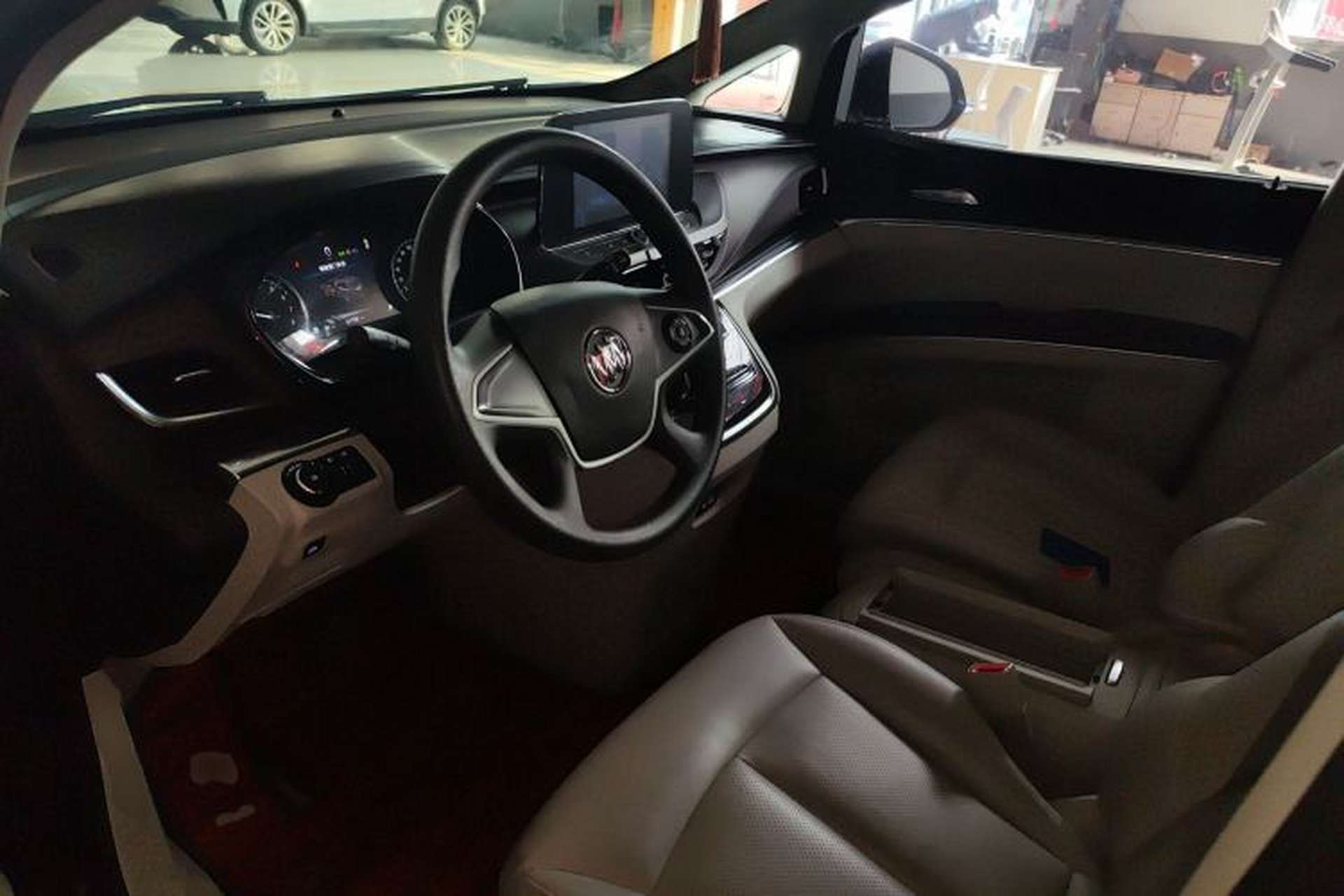 Used Buick GL8 2022 Land Cruiser Executive Class 652T Comfort Model Driver Seat
