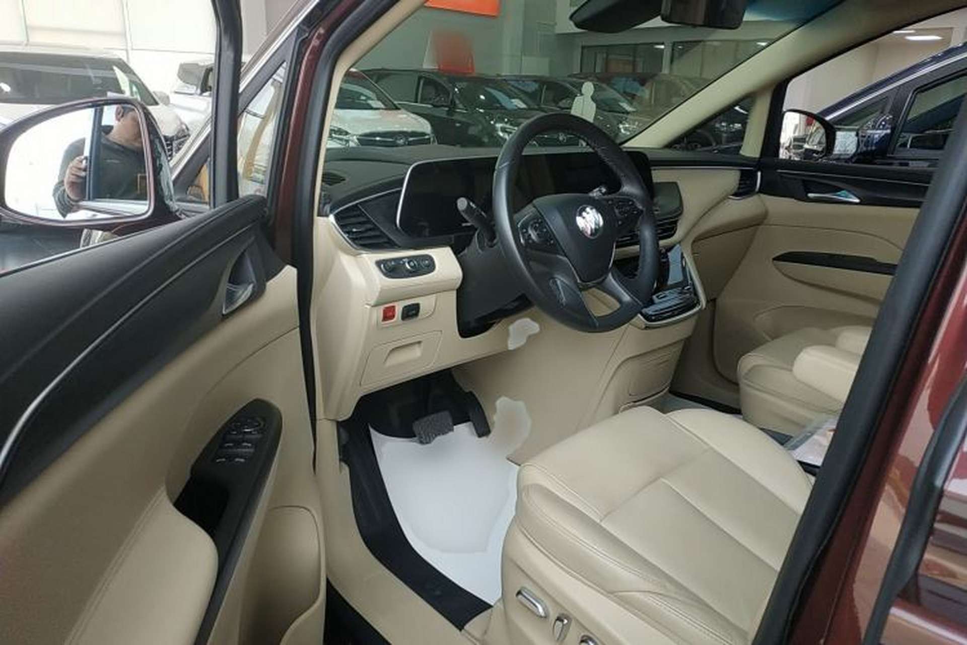 Used Buick GL8 2022 ES Landtrek 653T Luxury Edition Driver Seat