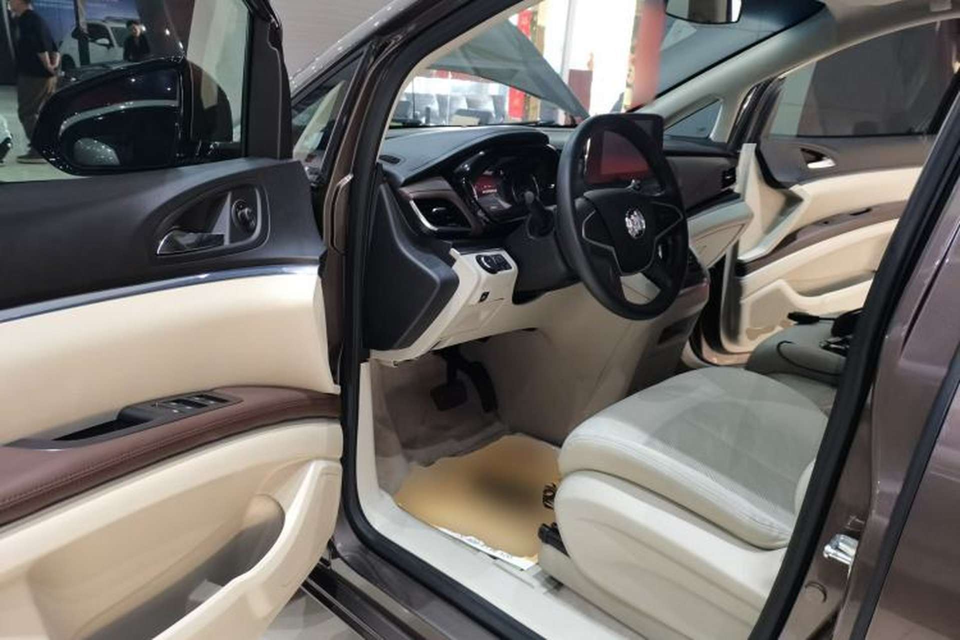 Used Buick GL8 2022 Land Cruiser Executive Class 652T Comfort Model Driver Seat